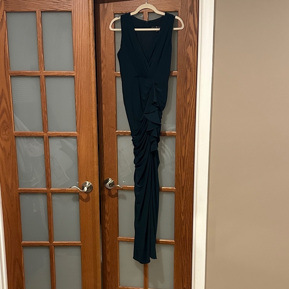 Betsy & Adam Elegant Hunter Green slit Draped Dress​